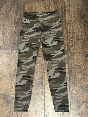 Express Camo Leggings - Olive Green Camouflage